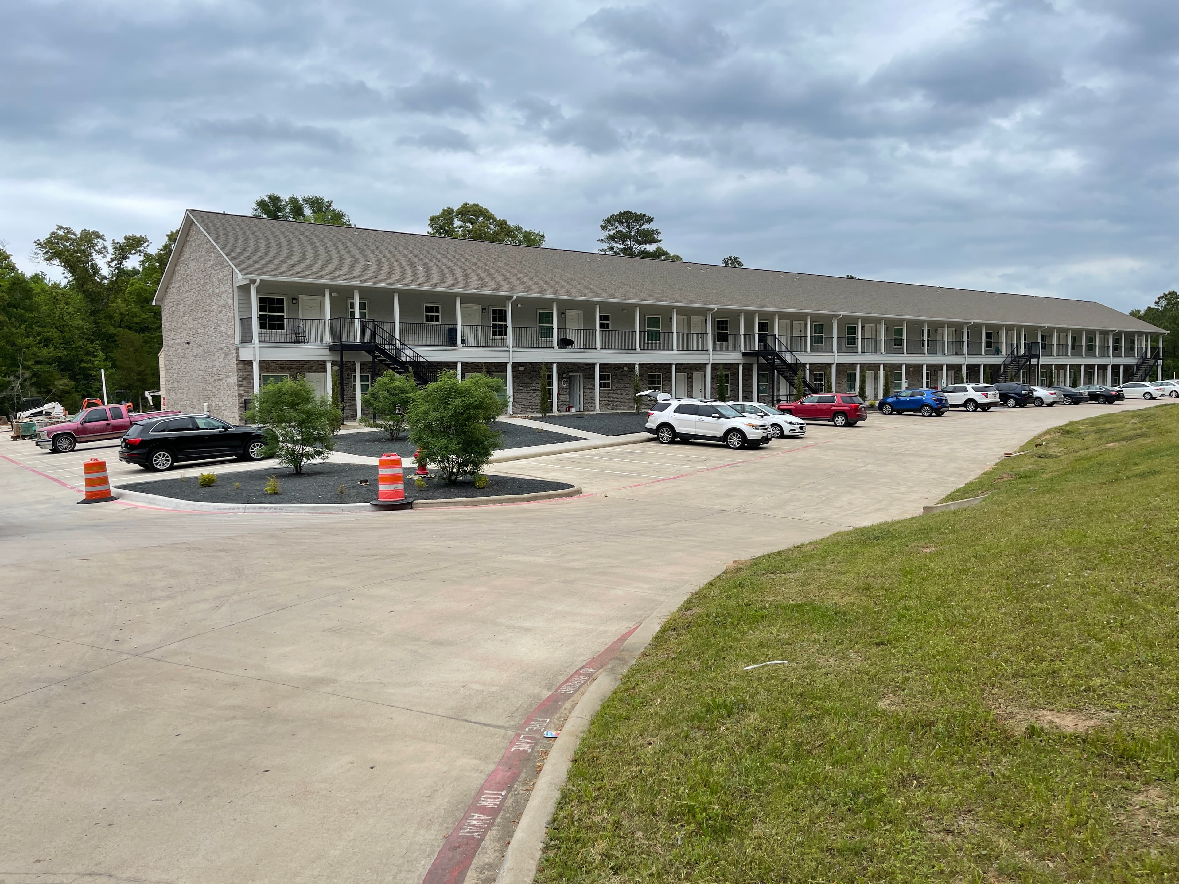 Ark in the Valley apartment community grounds